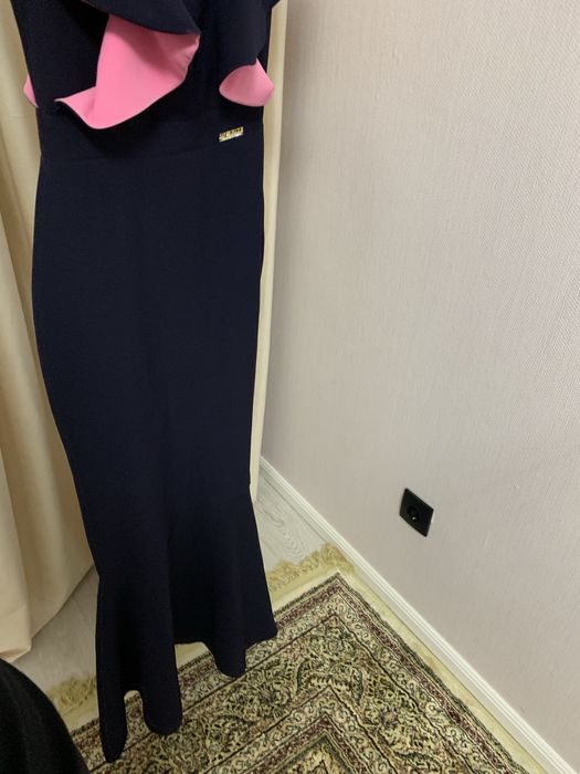 Продам женские платья вещи