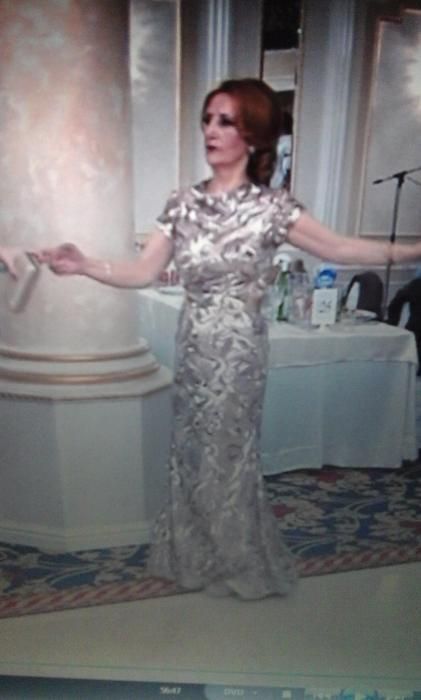 oferta-rochie lunga de ocazie din paiete aurii -tina raiciu-REDUCERE