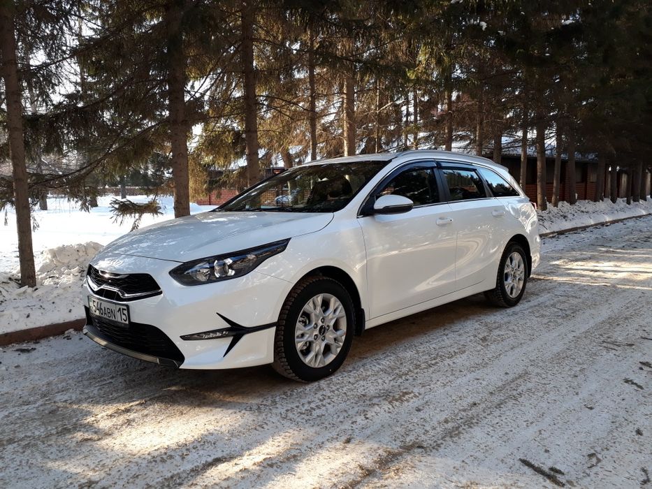 Продам абсолютно новый автомобиль КIA Ceed SW.