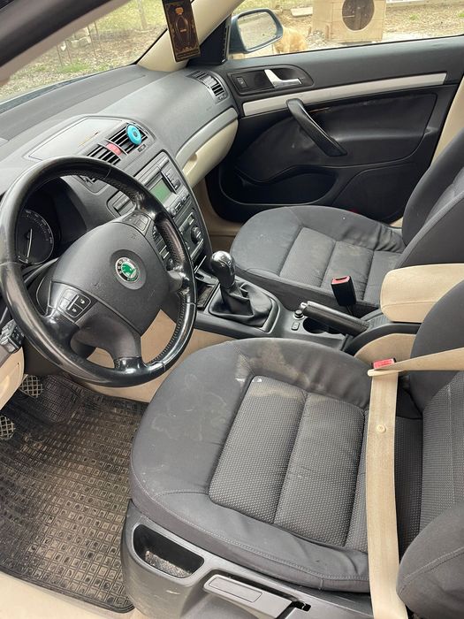 Vând Skoda Octavia