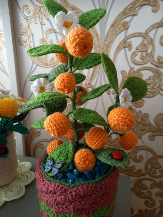 Продам вязанные цветы