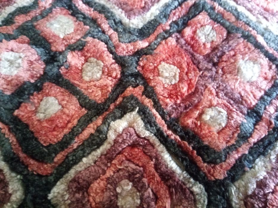 Ковор с ресни от социализма