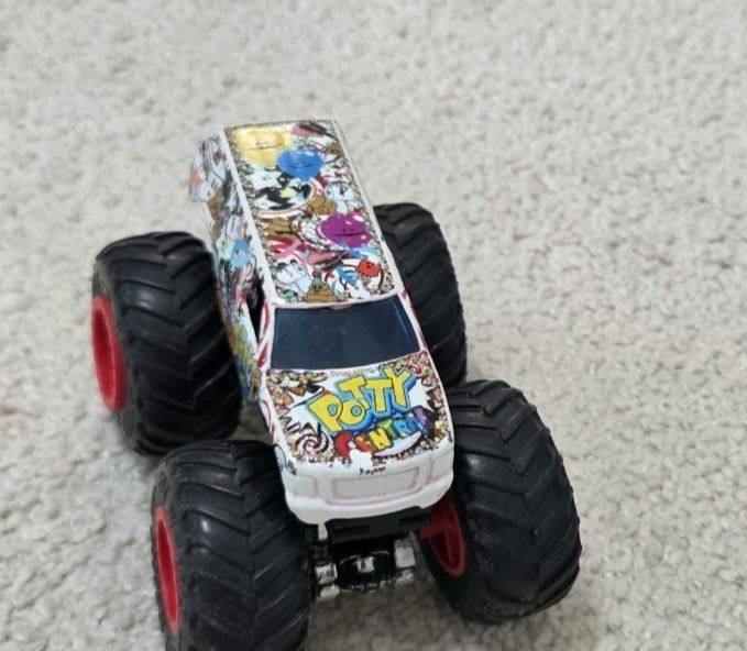 Машинки hot wheels