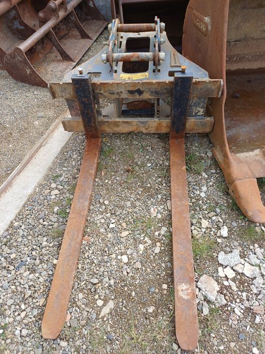 Cupe excavator & buldo