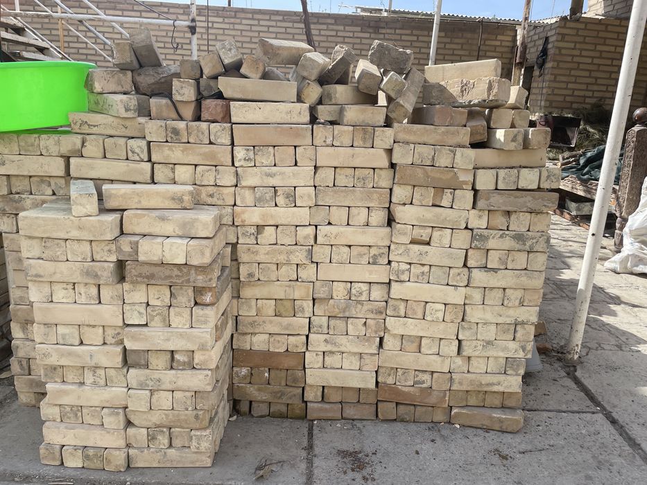 Гишт b/y sotiladi domasi 550 somdan yana kelishiladi