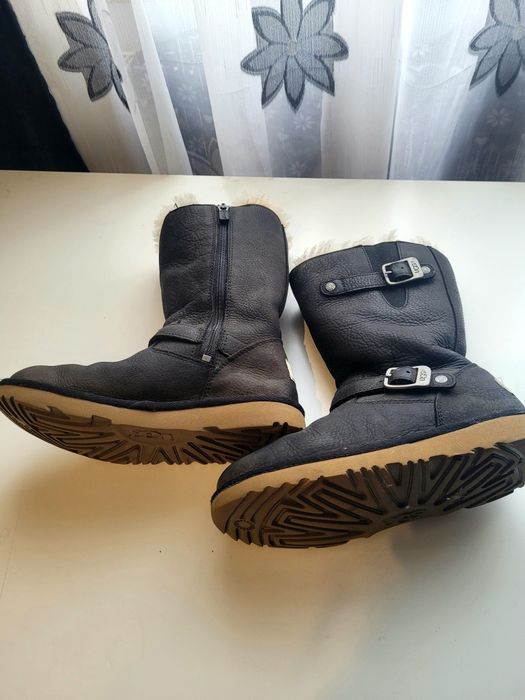 Cizme UGG model 1969, Marime 33