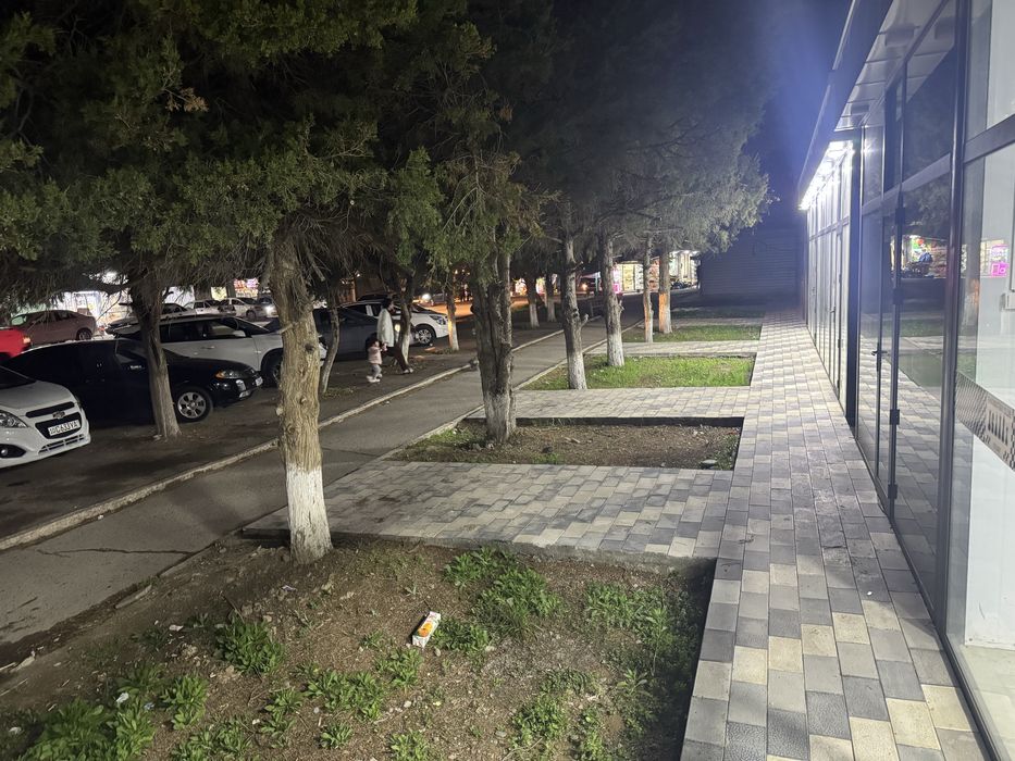 Сдаётся помещение в Чирчике в 8-микр. ,40кв. и 80кв