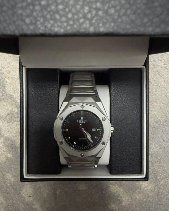 Часы ручные новые