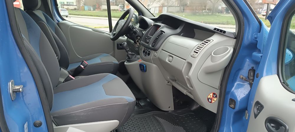 Рено Трафик 2000 ДСИ 2012година