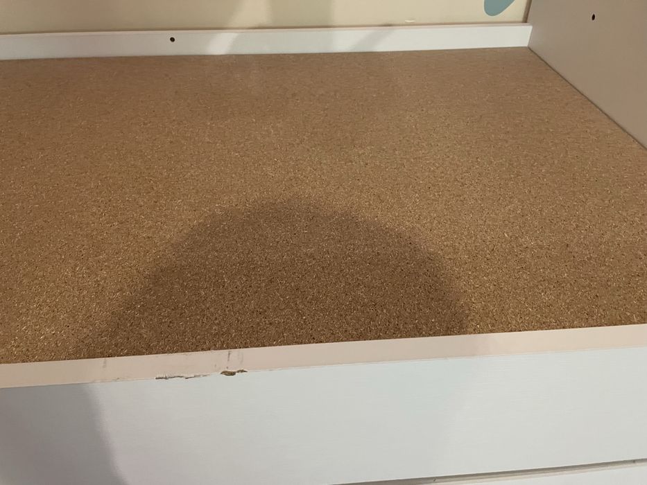 Креват със скрин за повиване