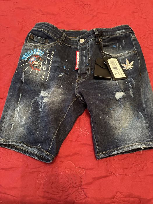 Къси летни мъжки дънки.