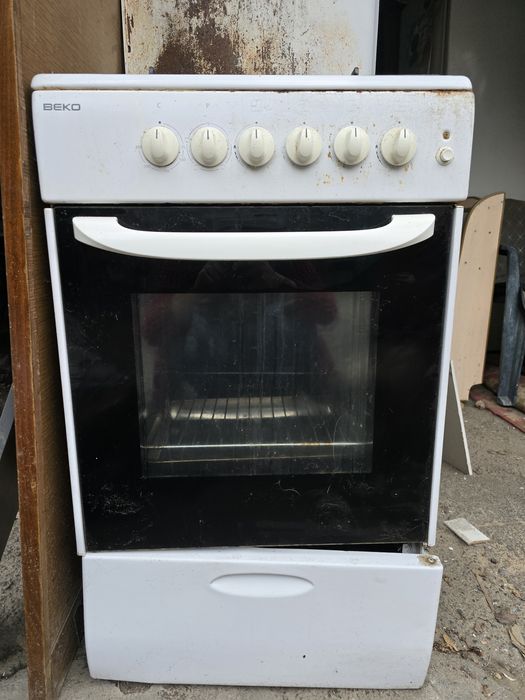 Продам газовую плиту.