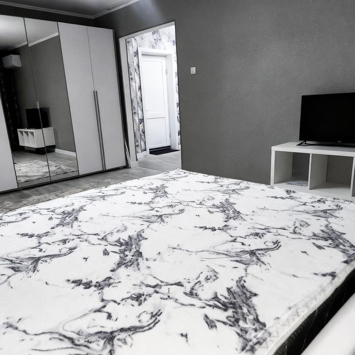 1 ком мкр Кунаева 1 этаж .