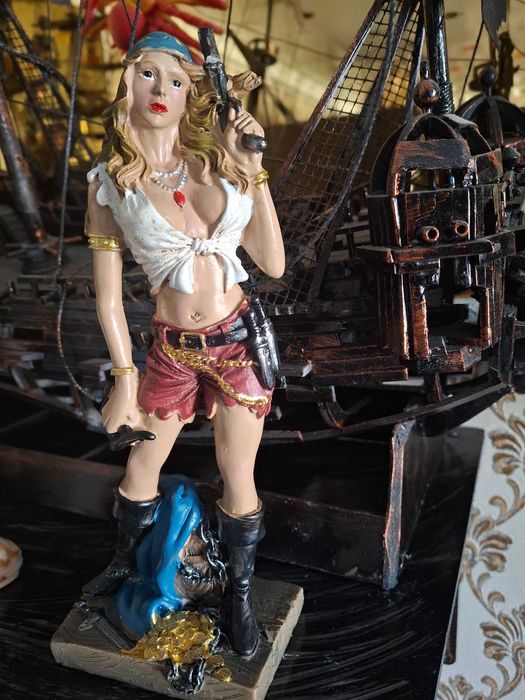 статуэтки разные