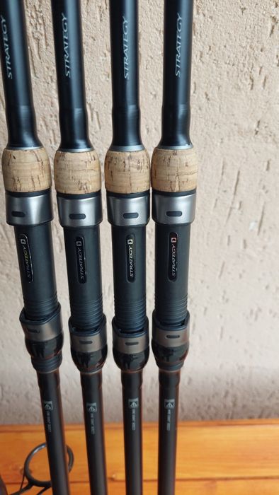 Set 4 lansete crap strategy cork de 3.60m 3,25lb  3tronsoane