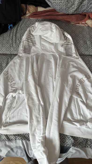 Vând Hanorac Young Rich White x NBN