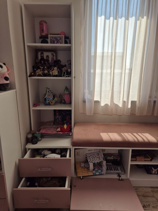 Bancuta de citit cu spatii depozitare si dulap