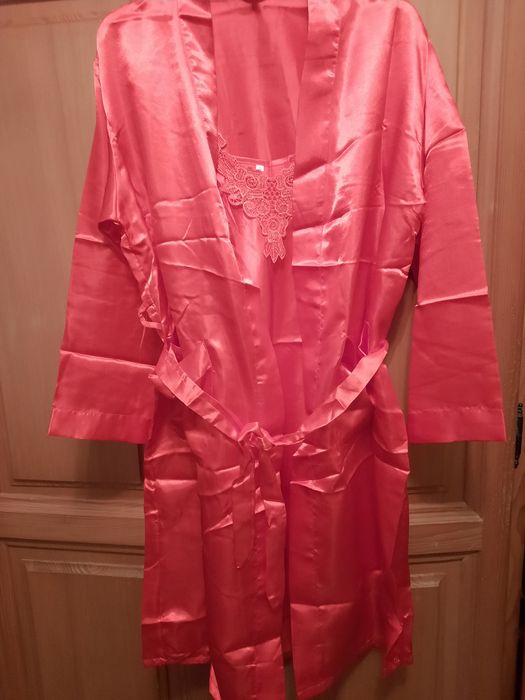 Set nou cămașă de noapte și halat mărimea L