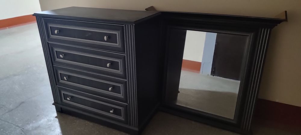 Продам комод с зеркалом