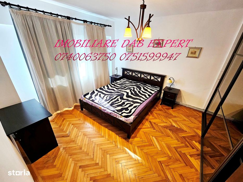 Apartament 3 camere, Centru, Galati, cu balcon