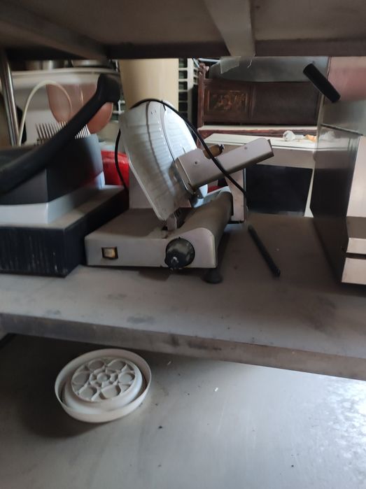 Продам кухонные принадлежности шкафы стеллажи обогреватели