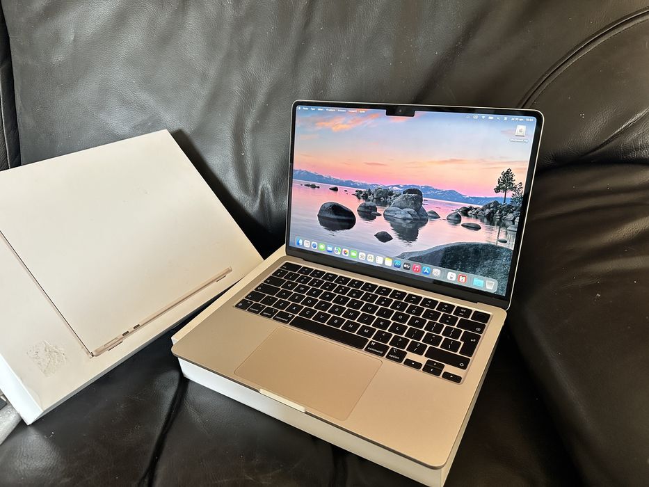 Macbook Air M2 Starlight La Cutie Baterie 98%