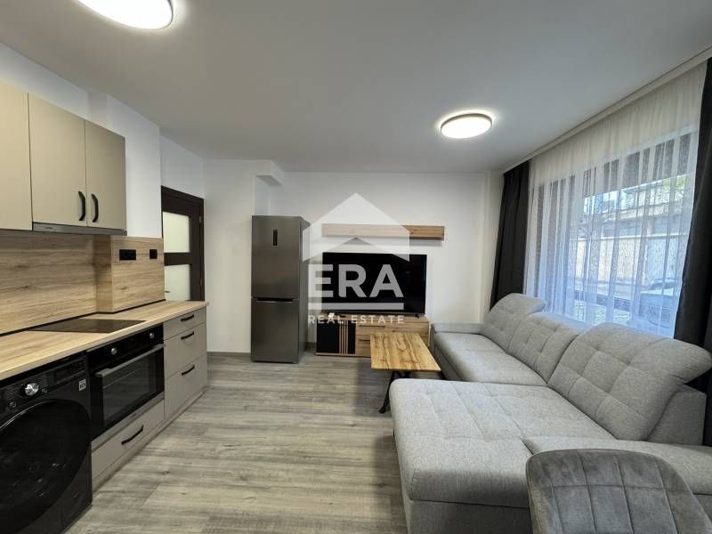 Продава се Тристаен апартамент в Варна, Погреби - 90 кв.м за 1723 €/кв.м - Снимка #3