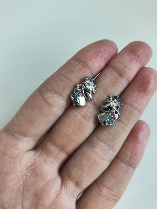 Серьги новые и резинки