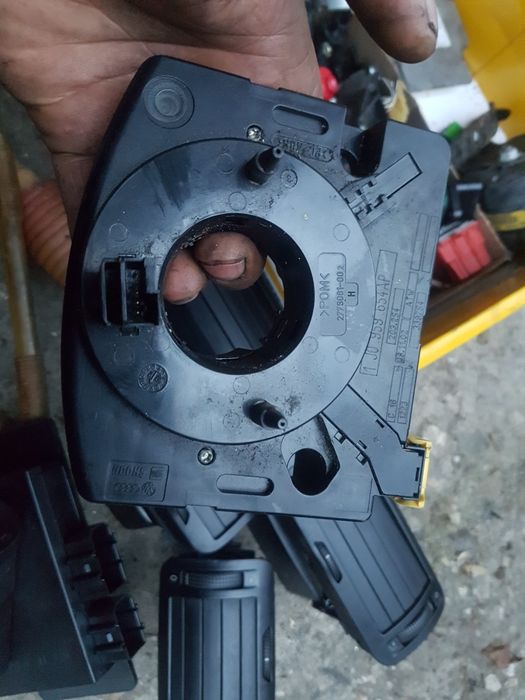 Горивна помпа резервоар за пасат 5 1.9тди