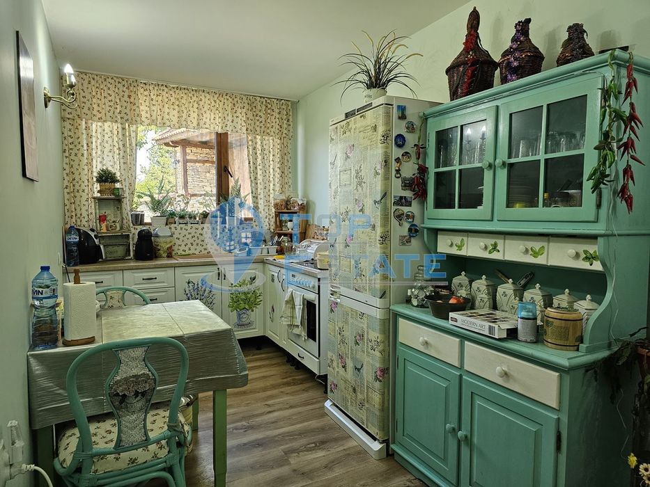 Имение с над 5 декара двор и две къщи в с. Паскалевец, област В. Търн