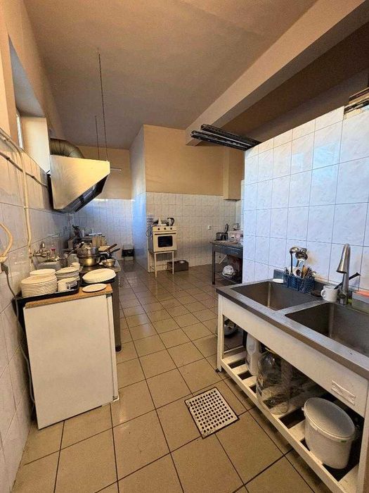 Afacere la cheie, restaurant party room caut partener sau vand afacerea.