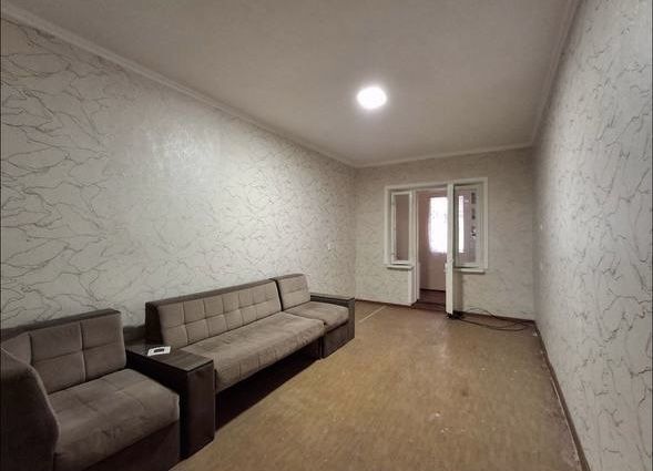 Продаётся 1 ком 9 микрорайон