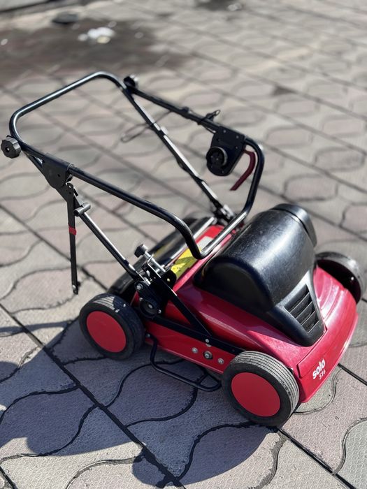 Ручной скарификатор для газона