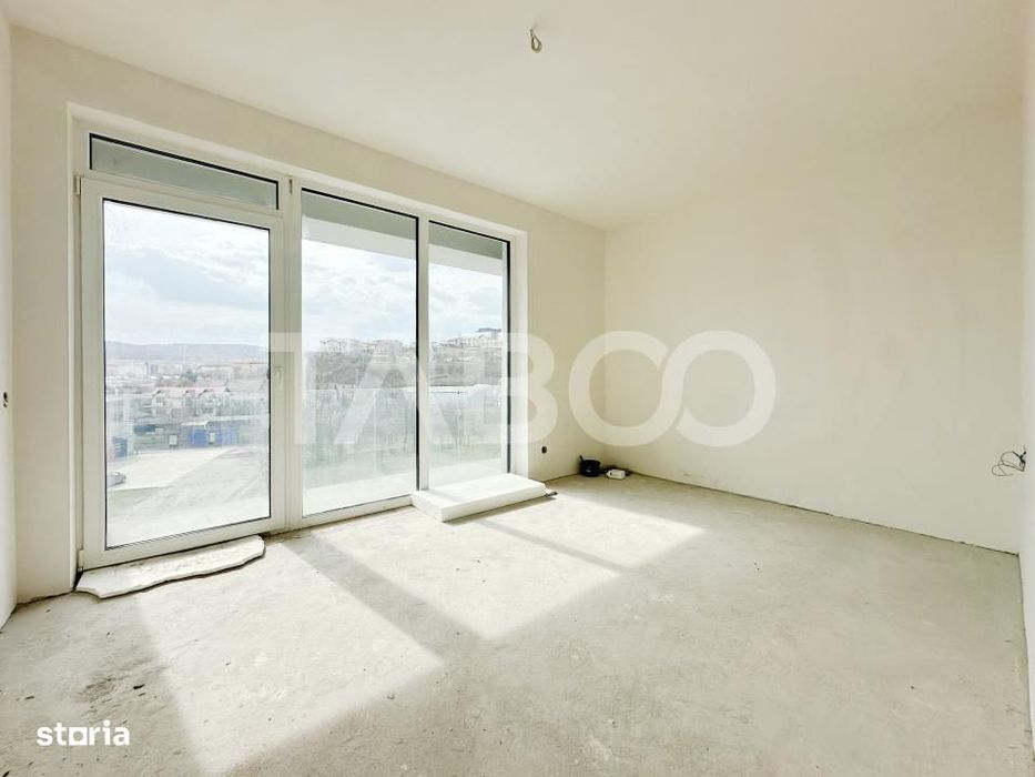 Casa cuplata semifinisata de vanzare in Dambul Rotund cu garaj