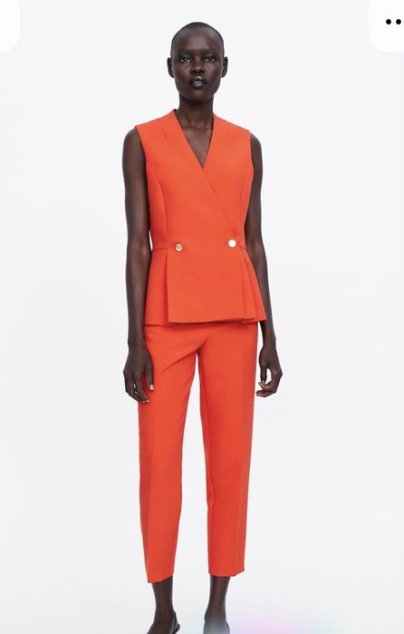 Страхотен костюм на  Zara