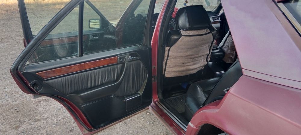 Продам Мерс 1994 года Е 280