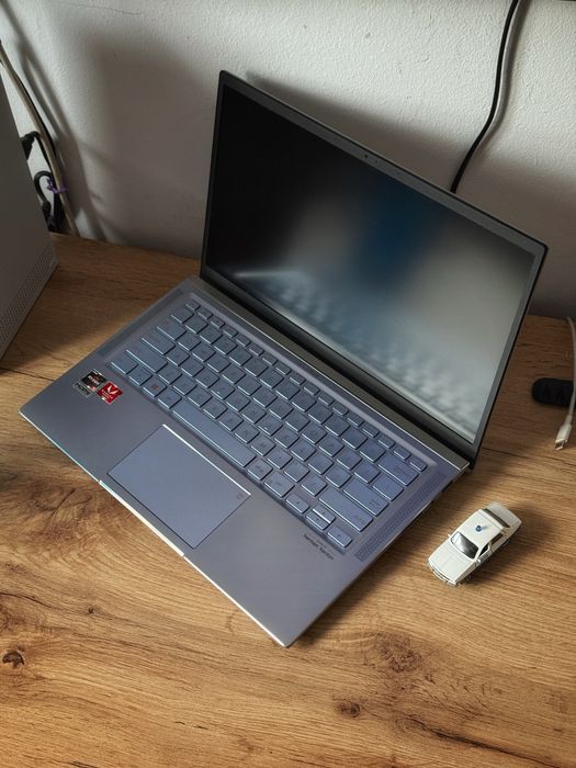 Laptop Office Asus ZenBook 14 / Ryzen 5 3500 / 8GB Ram