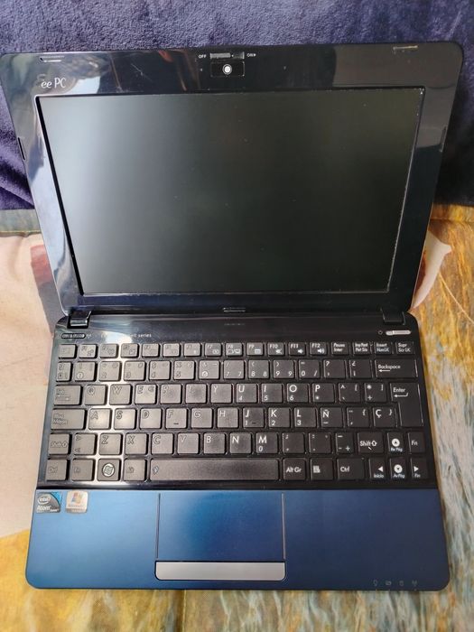 Laptop micuț stare impecabilă estetic și funcționare