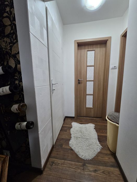 Apartament 3 camere, Cetate, etaj intermediar