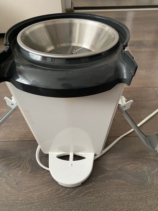 Vănd robot bucatarie Vita Juice2 BOSCH