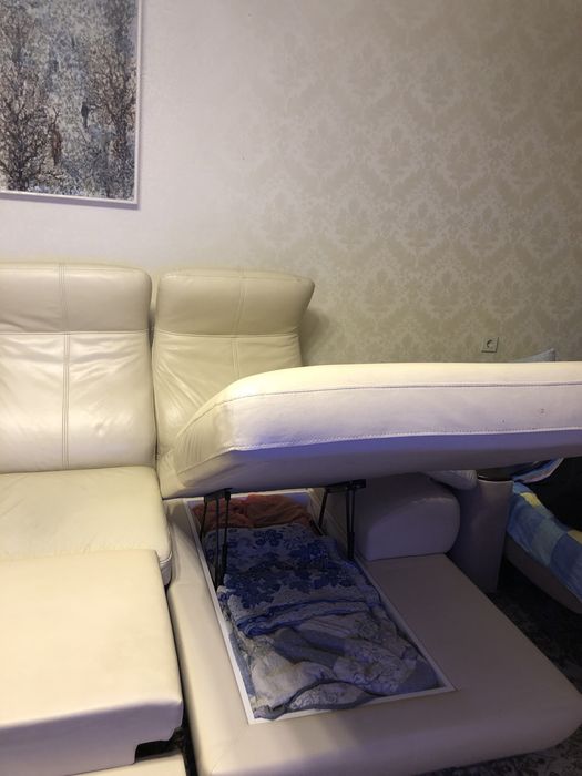 Продам кожаный диван