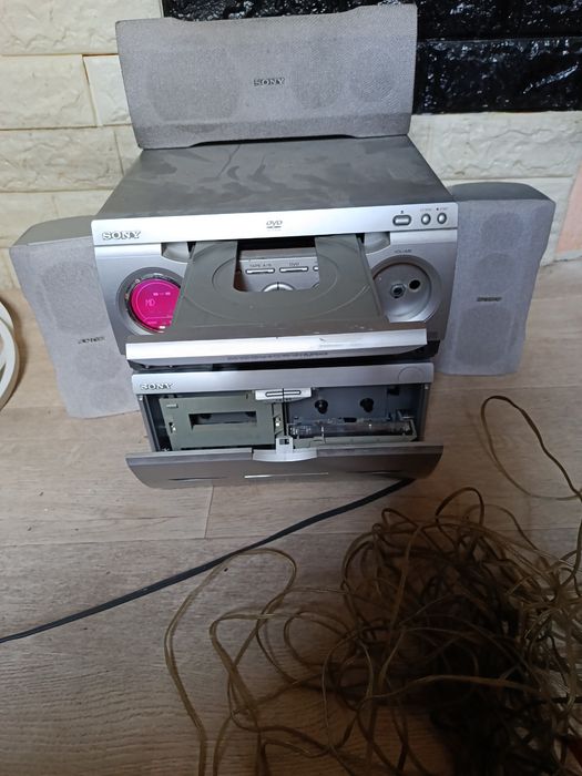 Продам музыкальный центр Sony
