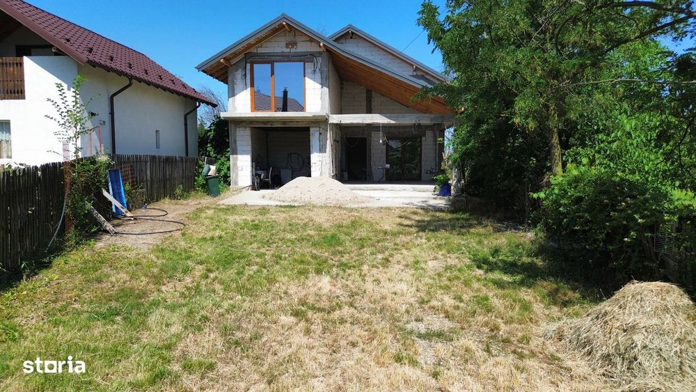 Casa - Zona Ultracentrala, Mioveni, zona Pompieri, 750 mp, deosebita