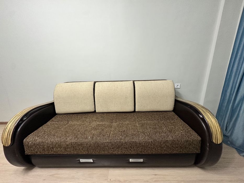 Продам диван в хорошем состояние