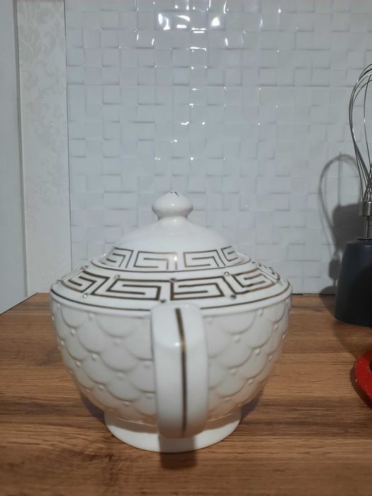 Чайник со стазами версачи
