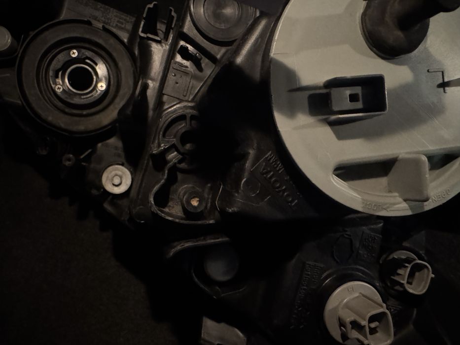 Продам фары на Lexus RX330