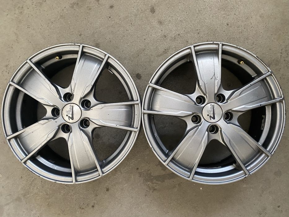 Продам 2 литых диска