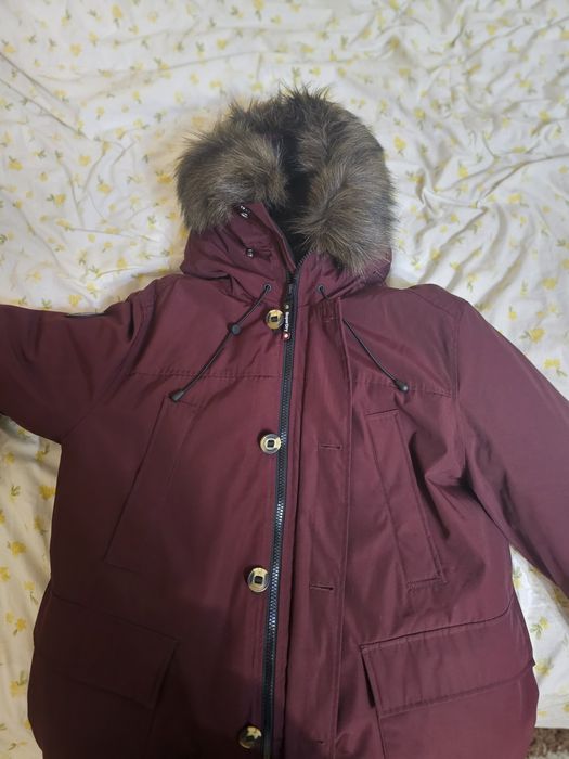 Vând geaca parka Superdry