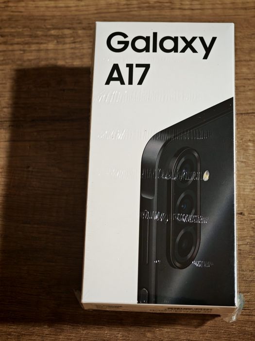 Samsung Galaxy A17 + аксесоари (НОВИ) стъкло, SIM, безжични слушалки