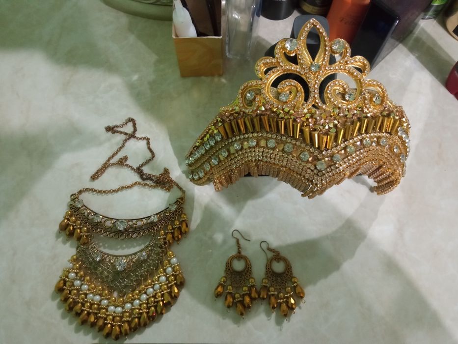 Tillaqosh.      Manzil: Buxoro viloyati